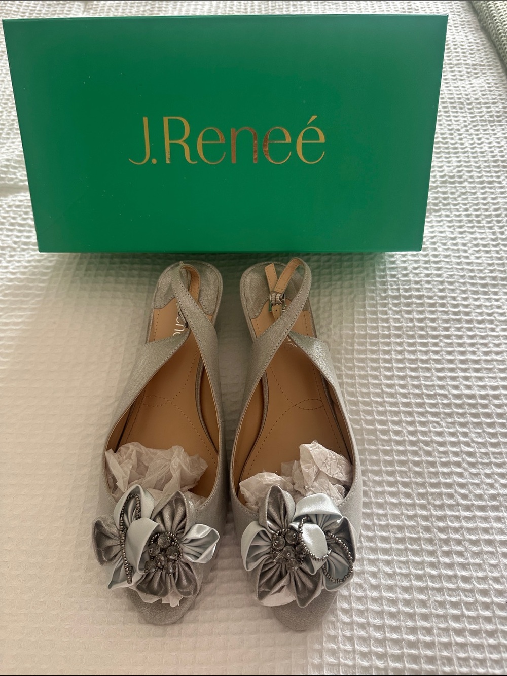 J Renee 11W Silver Floral Slingback Flats
